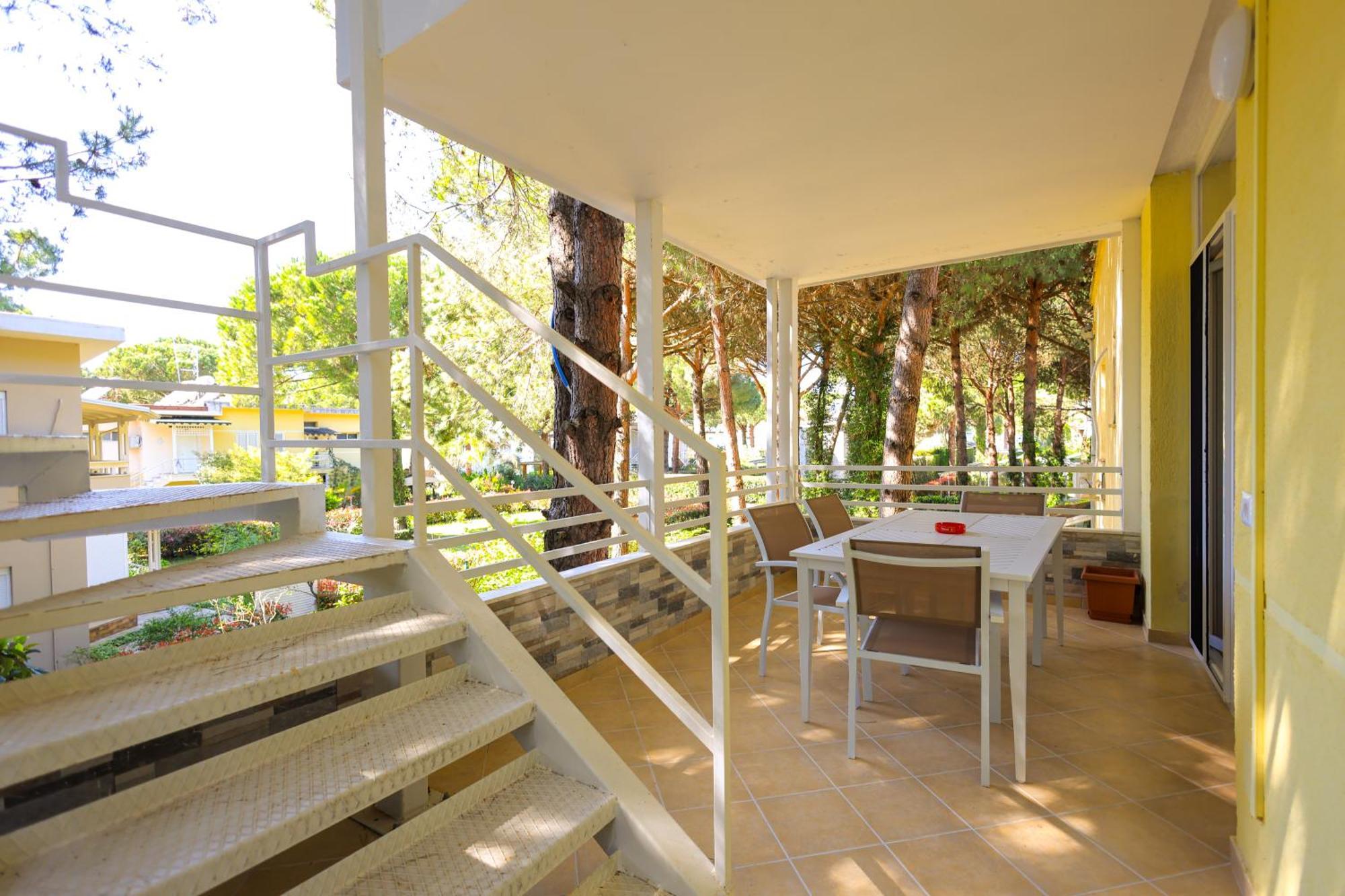 Grandstay Villa Perla Resort Durres Exterior photo