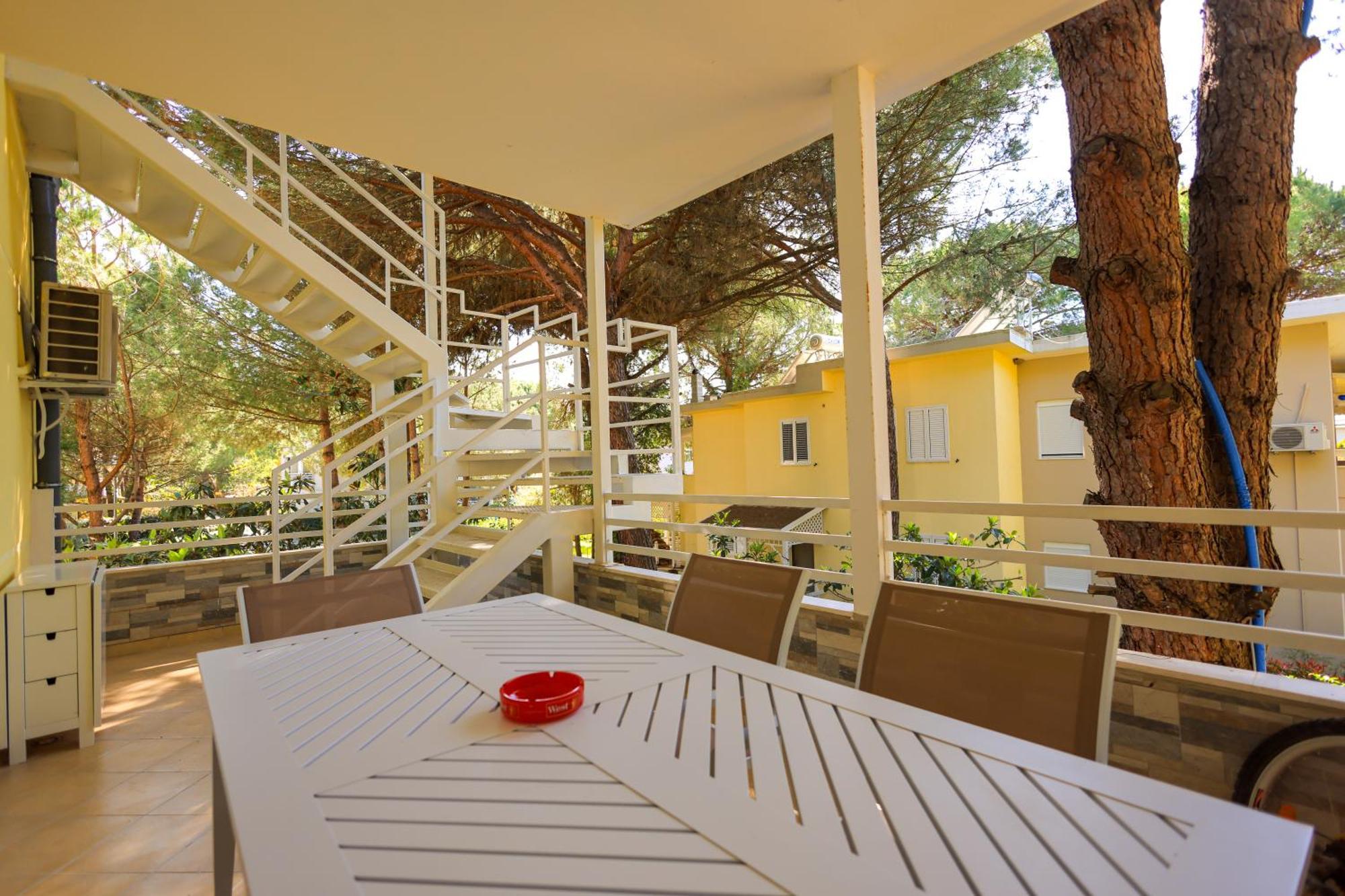 Grandstay Villa Perla Resort Durres Exterior photo