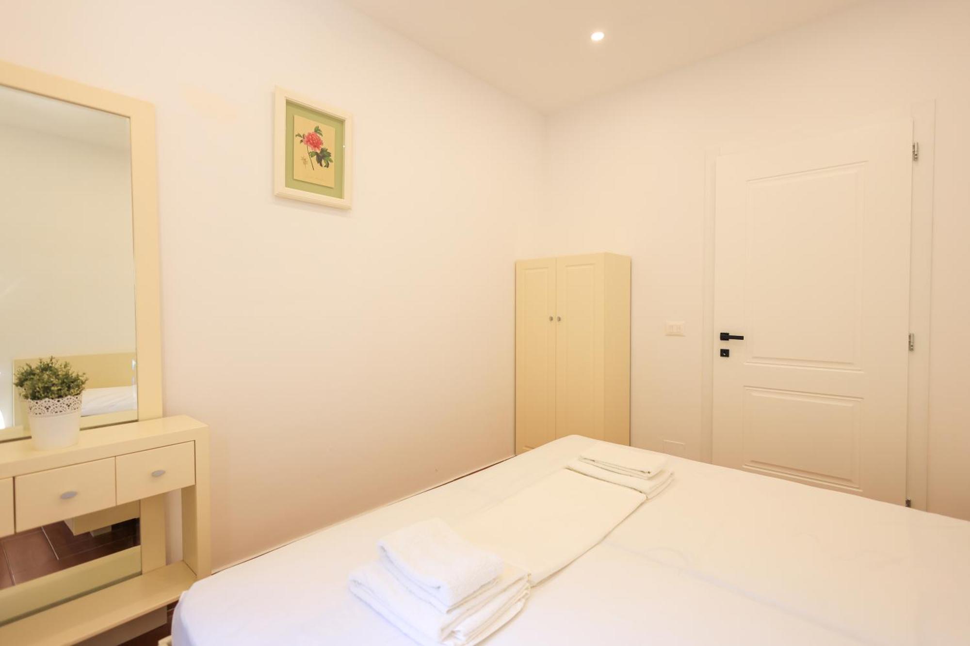 Grandstay Villa Perla Resort Durres Exterior photo