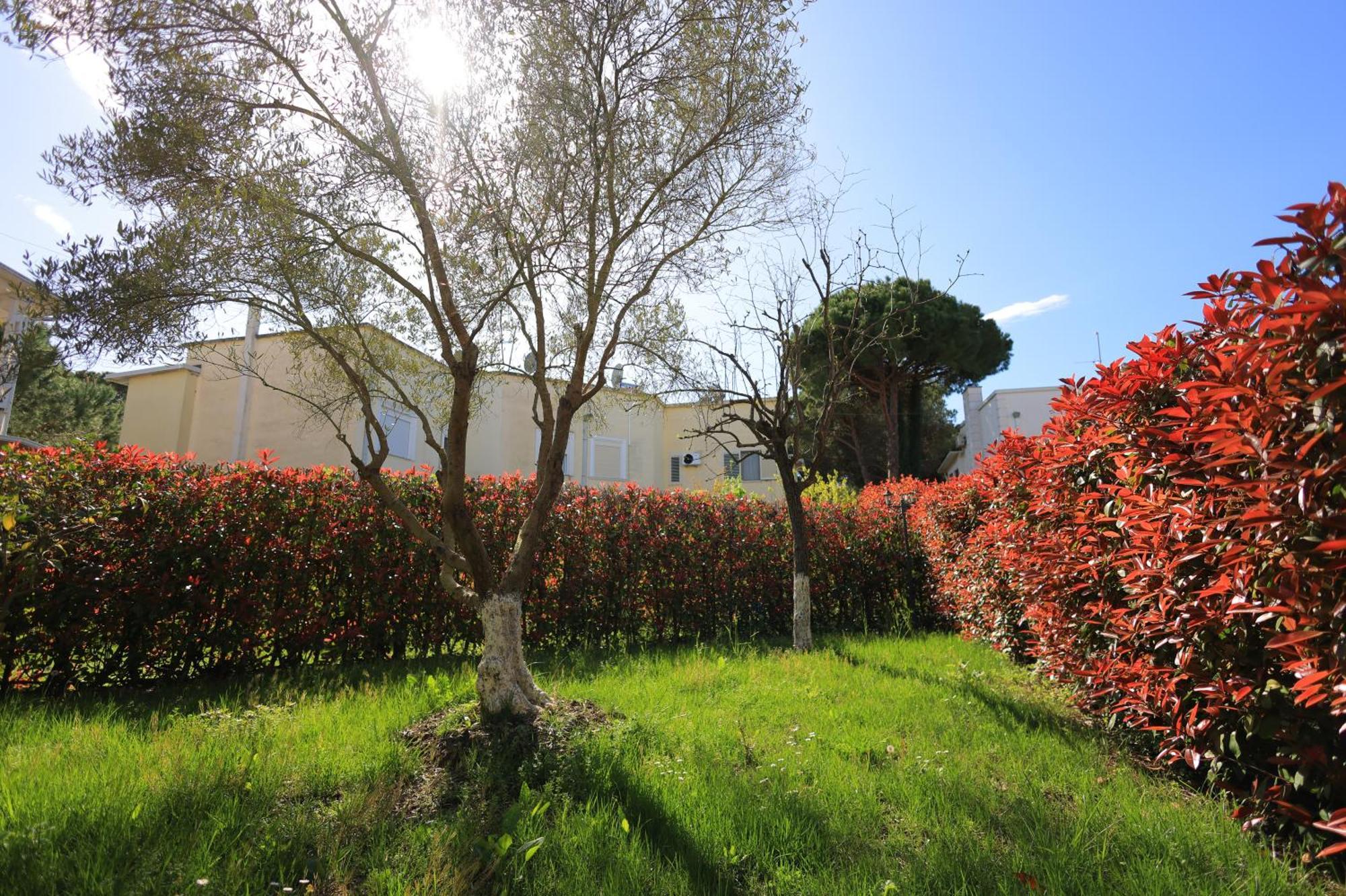 Grandstay Villa Perla Resort Durres Exterior photo